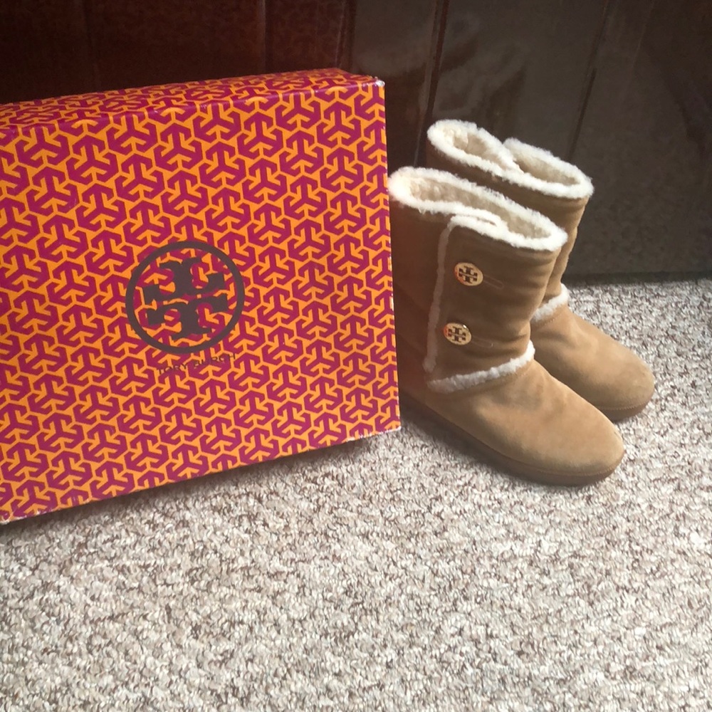 Tory Burch Size 8 tan fuzzy boots with box gold buttons
